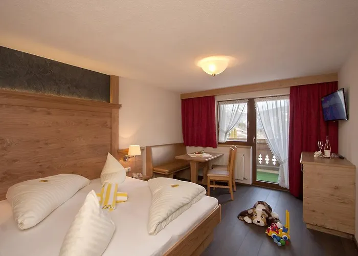 ホテル Laderhof ラディス