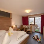 Hotel Kinderhotel Laderhof Ladis